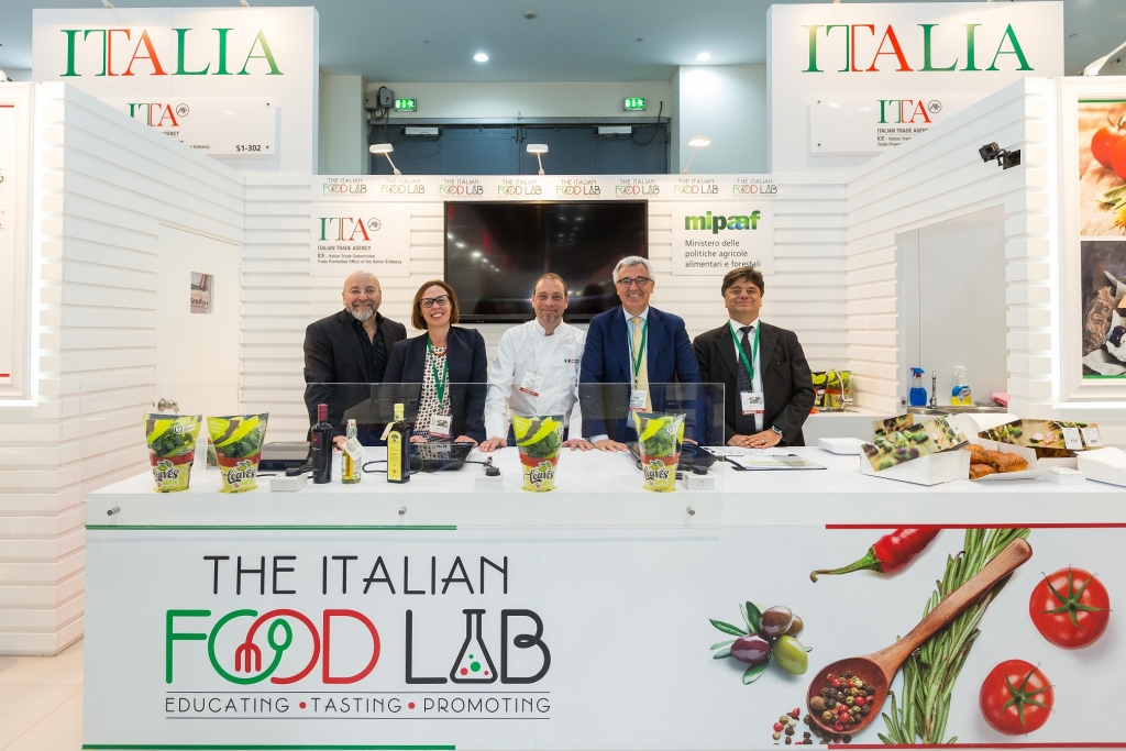 Valentina Setta, Consul General of Italy (2nd from Left) _ Liborio Stellino, Ambassador of Italy (4th from left) and Gianpaolo Bruno, Trade Commissioner, ITA(1st from right)