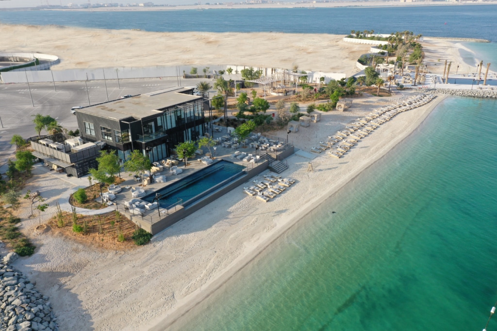 Cove Beach plans to open its second location in the UAE in Abu Dhabi’s Makers District on Al Reem Island, in partnership with developer Imkan Properties.
